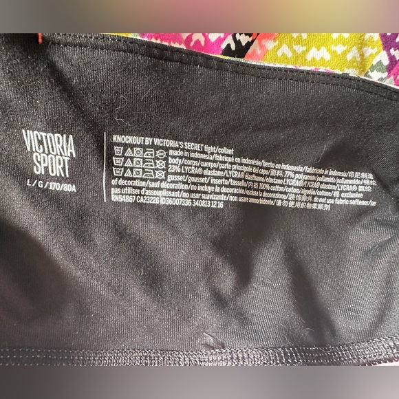 Victoria secret Knockout leggings. Size Large - Picture 3 of 3